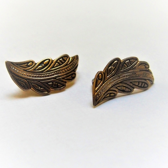 Vintage Jewelry - Vintage Spanish Damascene Dainty Earrings